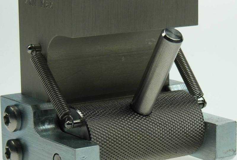 187-005 Knurled Roller Grips